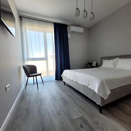 Modern Near Campus & Mamaia Netflix Wi-fi